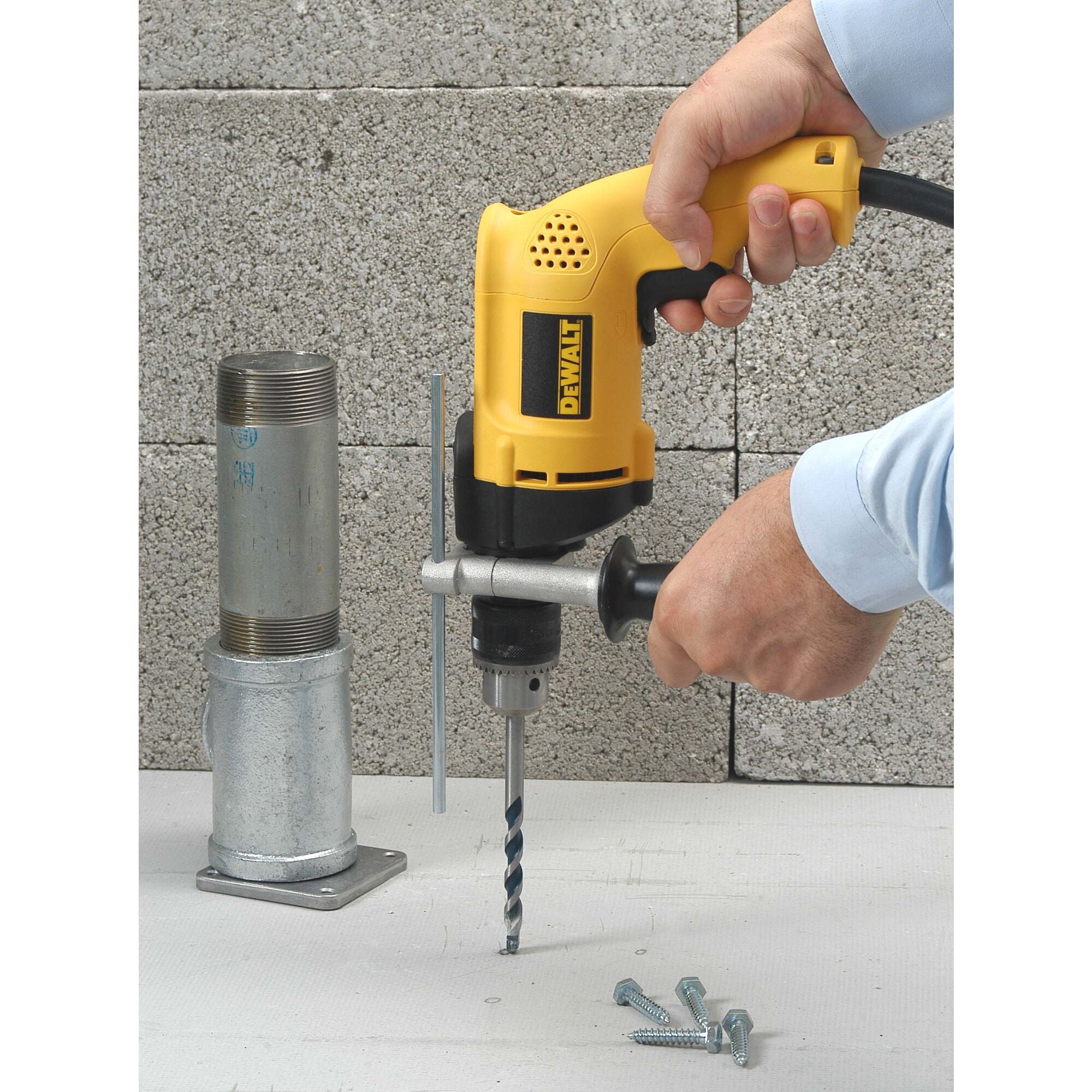 Taladro Percutor De 1/2" (13mm) 700W VVR | DEWALT